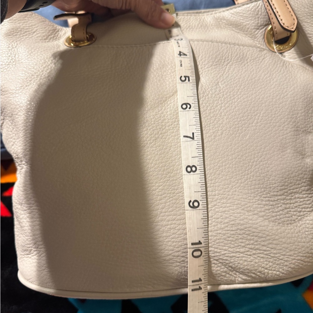 Michael Kors Gold and Cream Shoulder Bag - Picture 9 of 12